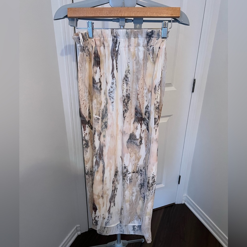 Aritzia Babaton Gabriola midi skirt